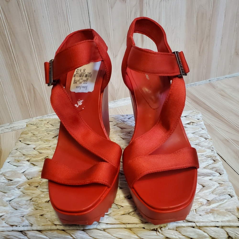 Bcbgeneration Suki Euc Bright Red Slingback Wedge… - image 3